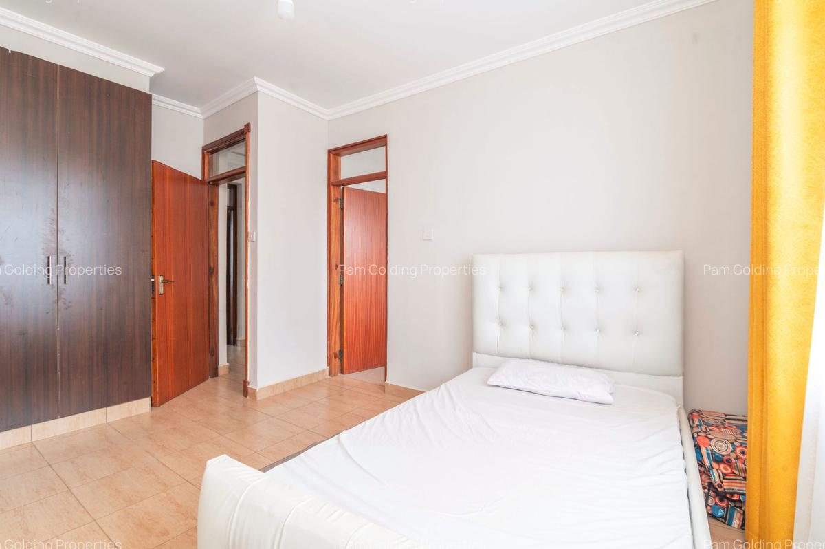 4 Bed Townhouse with En Suite at Queen Estate Road - 12