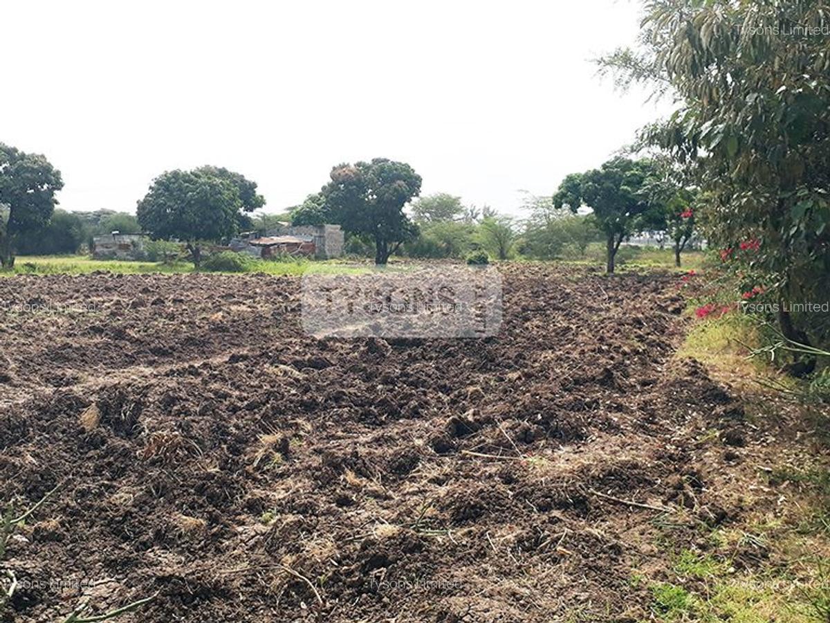 4,047 m² Land in Ruai - 2