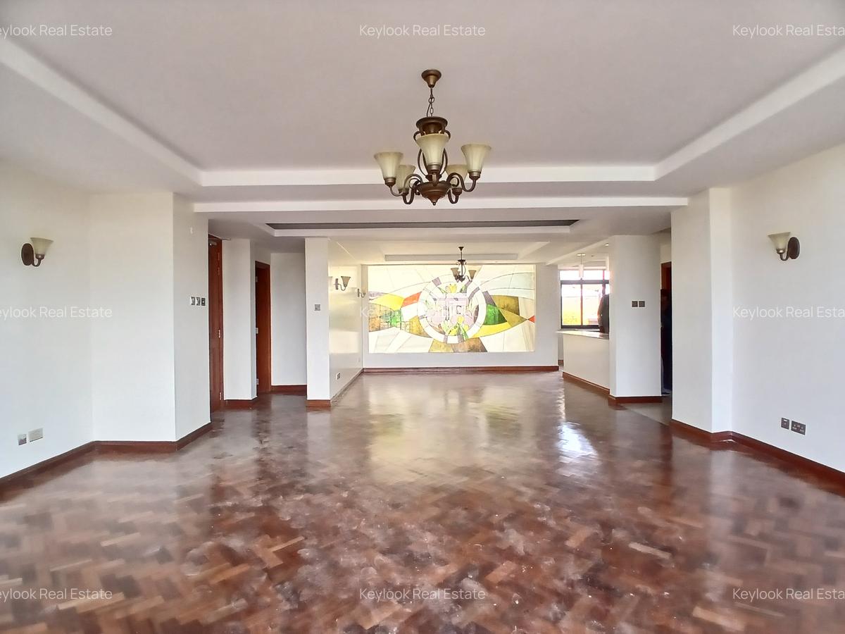 3 Bed Apartment with En Suite at Riverside Drive - 5