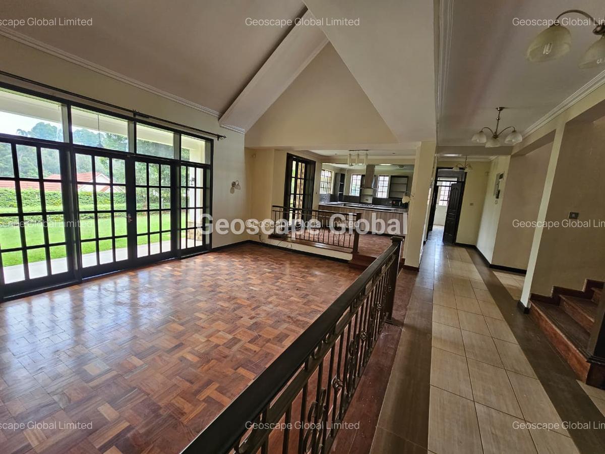 4 Bed House with En Suite in Rosslyn - 4
