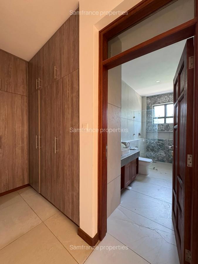 Serviced 3 Bed Apartment with En Suite at Moyne Drive - 5