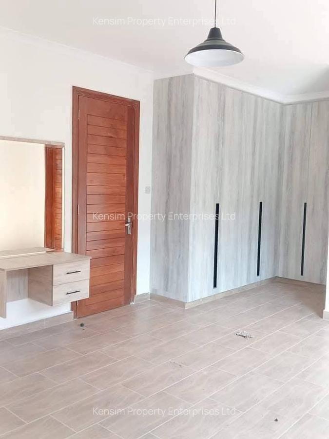 4 Bed Townhouse with En Suite in Ridgeways - 3