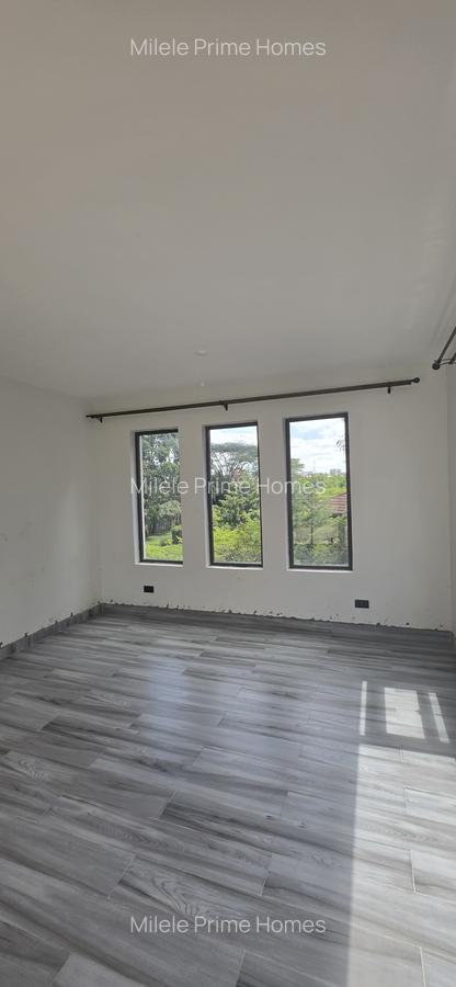 6 Bed Villa with En Suite at Lavington - 19