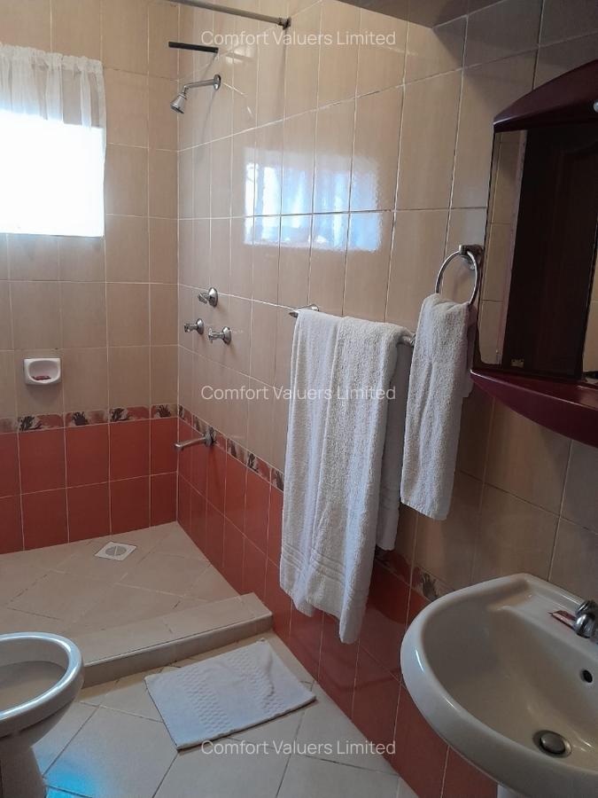 Serviced 1 Bed Apartment with En Suite at Lavington - 13
