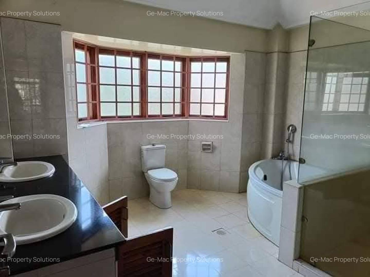 5 Bed House with En Suite at Mimosa - 7