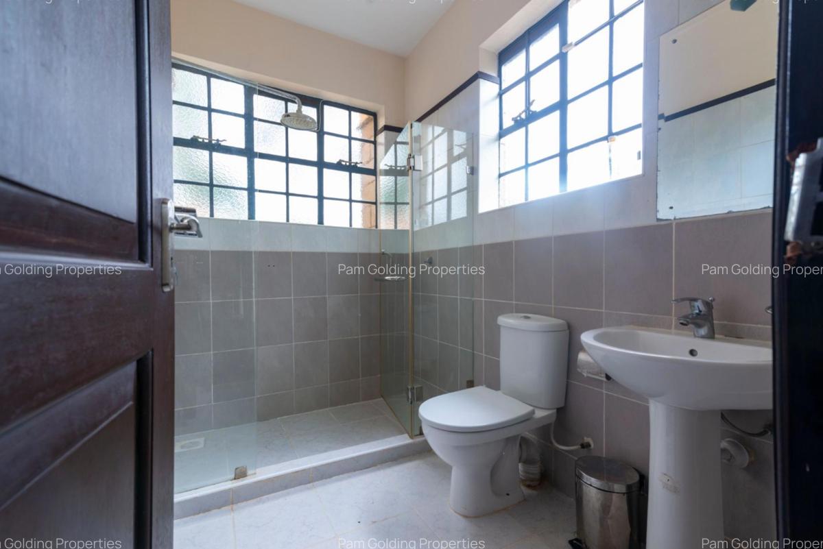 5 Bed House with En Suite in Karen - 11