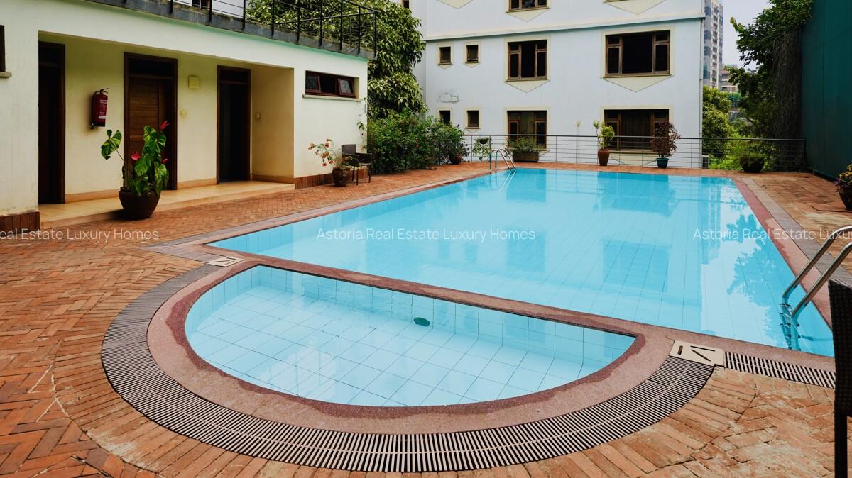 3 Bed Apartment with En Suite at 2026-536 3 Bed - 10