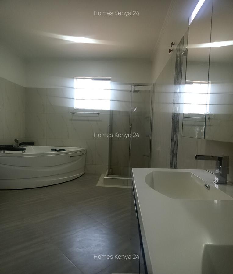 5 Bed House in Runda - 14