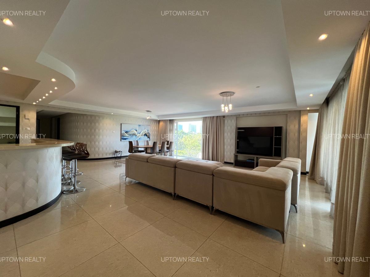Serviced 3 Bed Apartment with En Suite at Riverside - 1