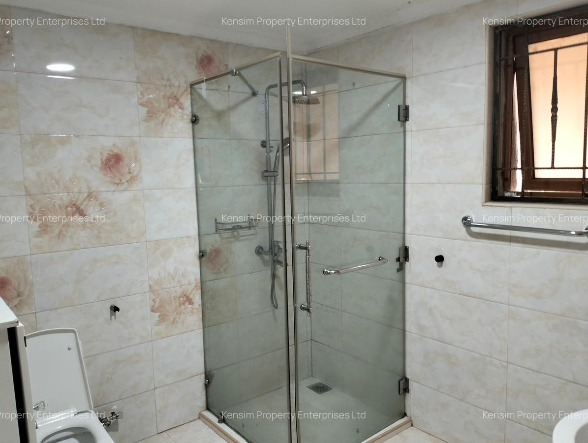 5 Bed Townhouse with En Suite in Lavington - 11