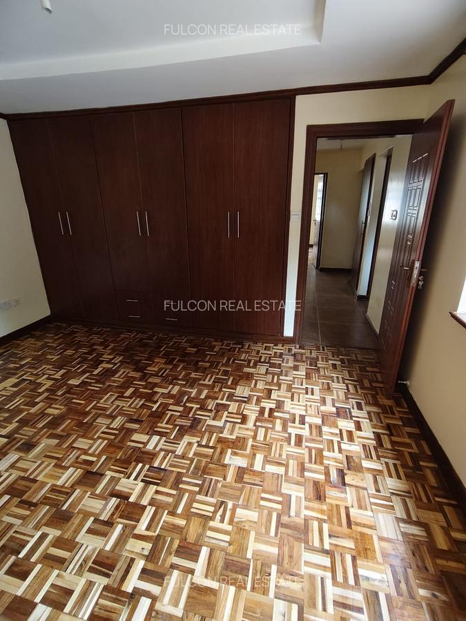 5 Bed Townhouse with En Suite in Lavington - 12