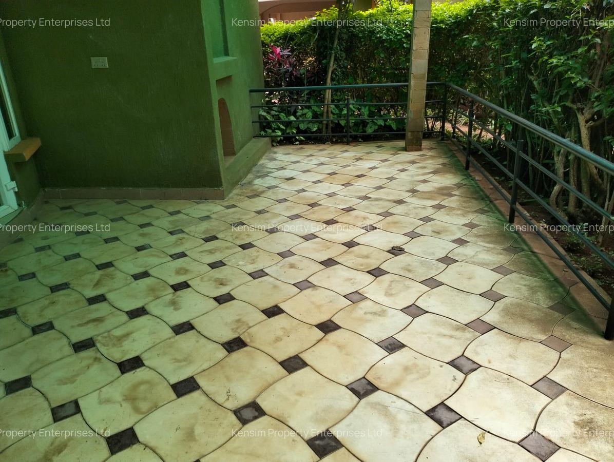 4 Bed Townhouse with En Suite in Riverside - 15