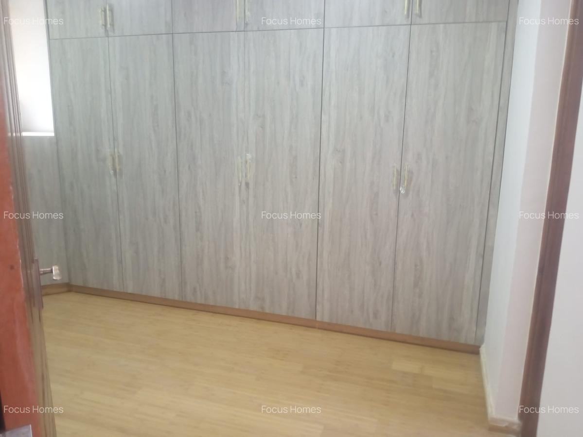 4 Bed Townhouse with En Suite in Lavington - 19