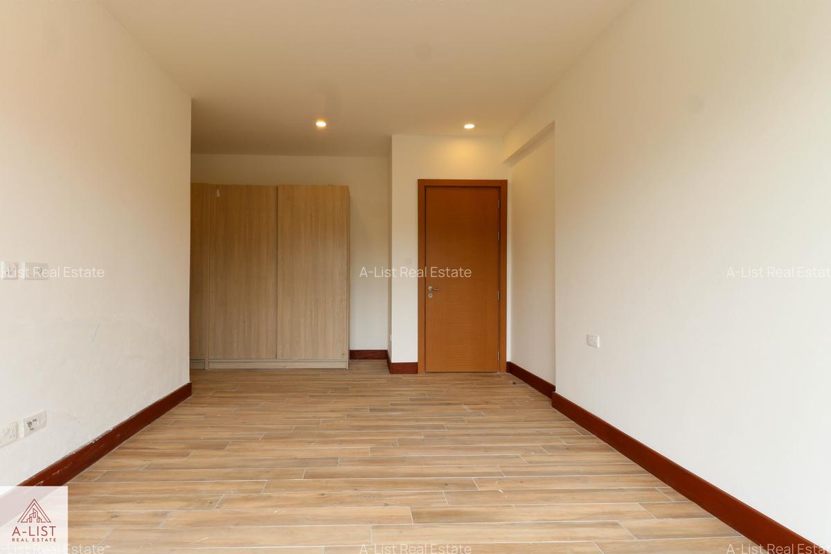 3 Bed Apartment with En Suite at City Park Drive - 9