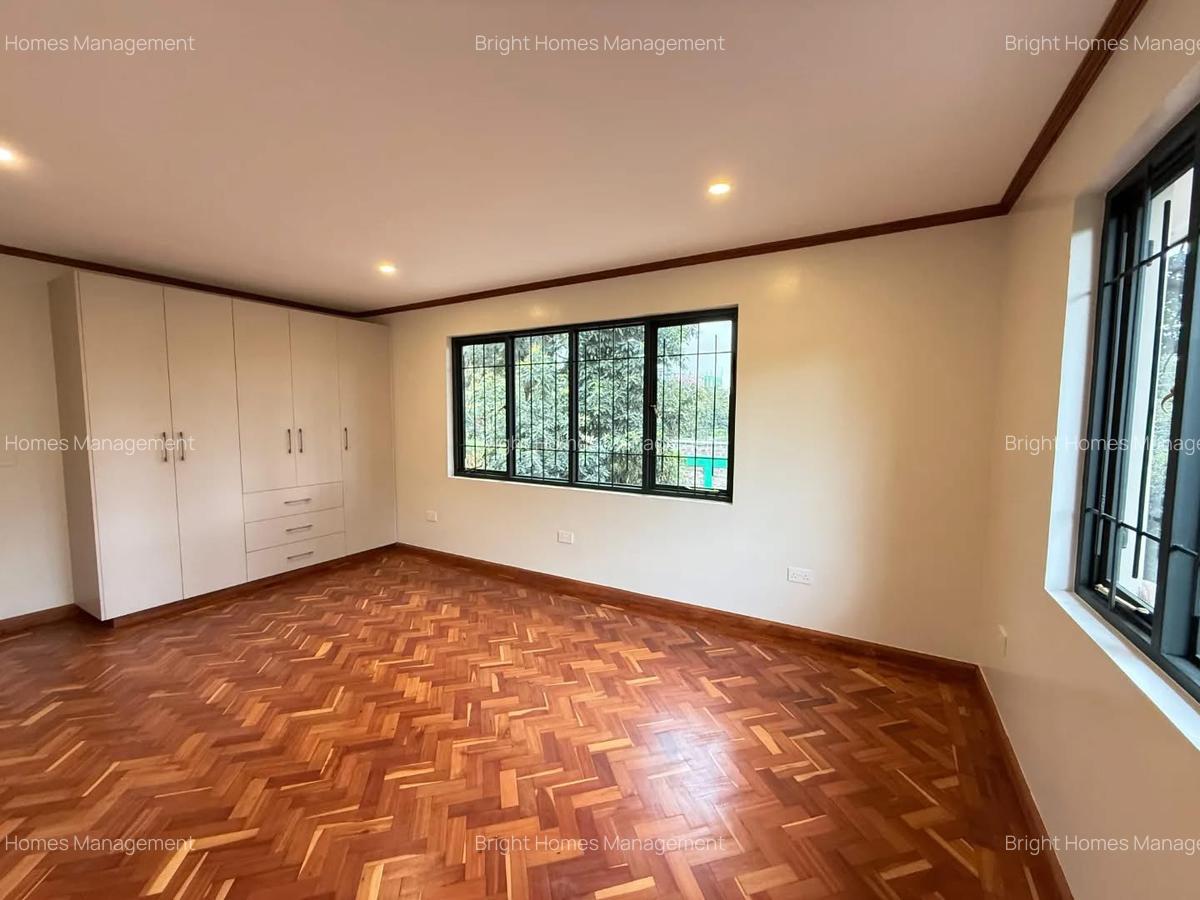 4 Bed Townhouse with En Suite in Lavington - 14
