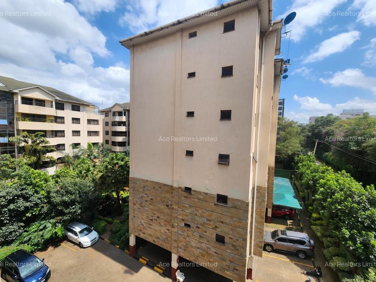 3 Bed Apartment with En Suite at Hatheru Road - 8