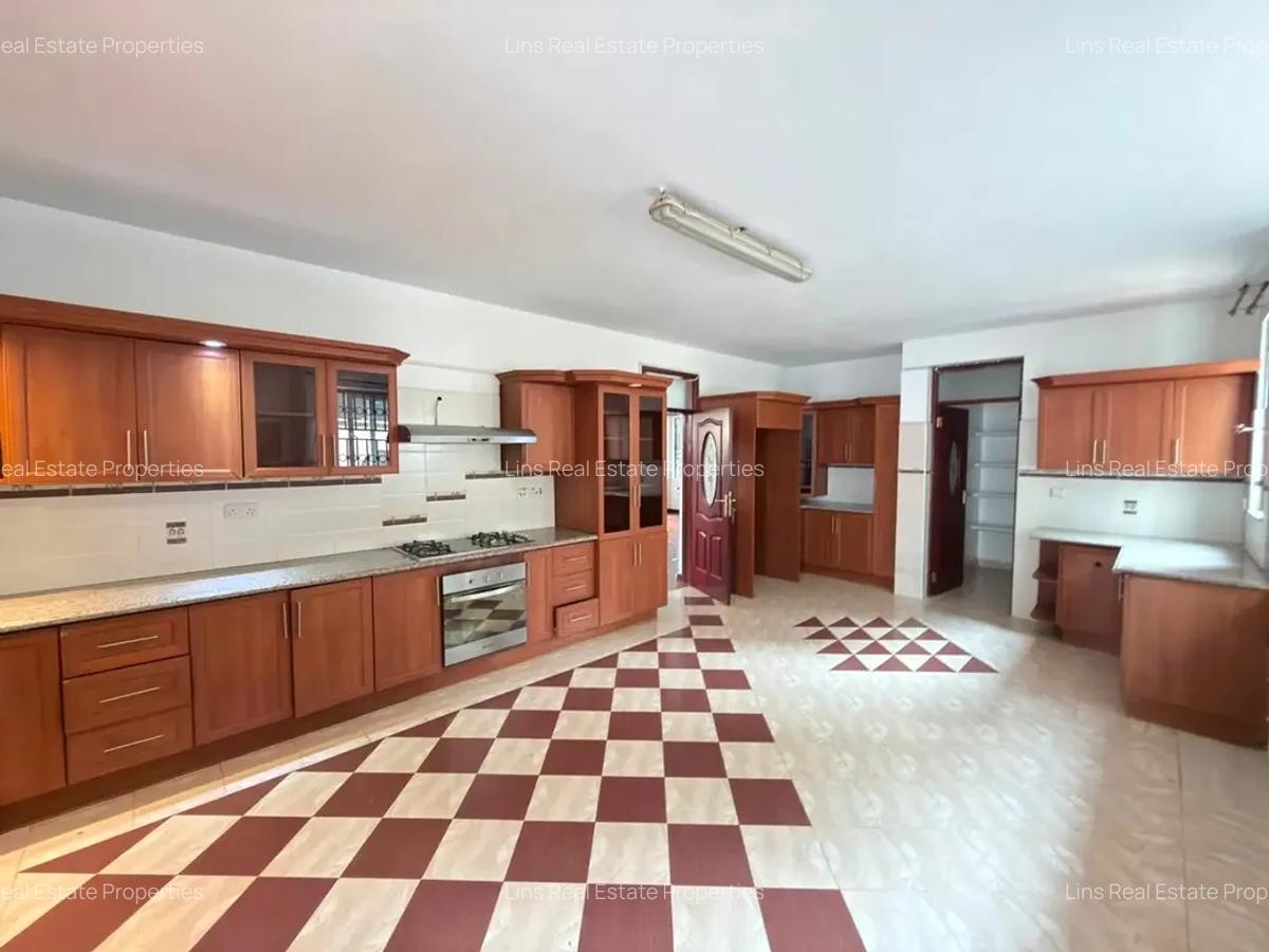 4 Bed House with En Suite in Thigiri - 10