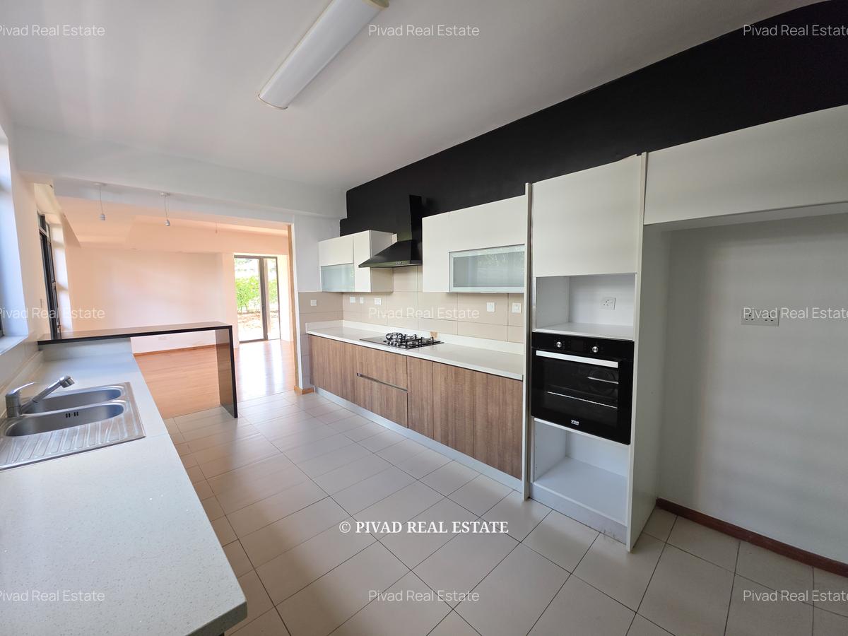 4 Bed House with Garden in Garden Estate - 3