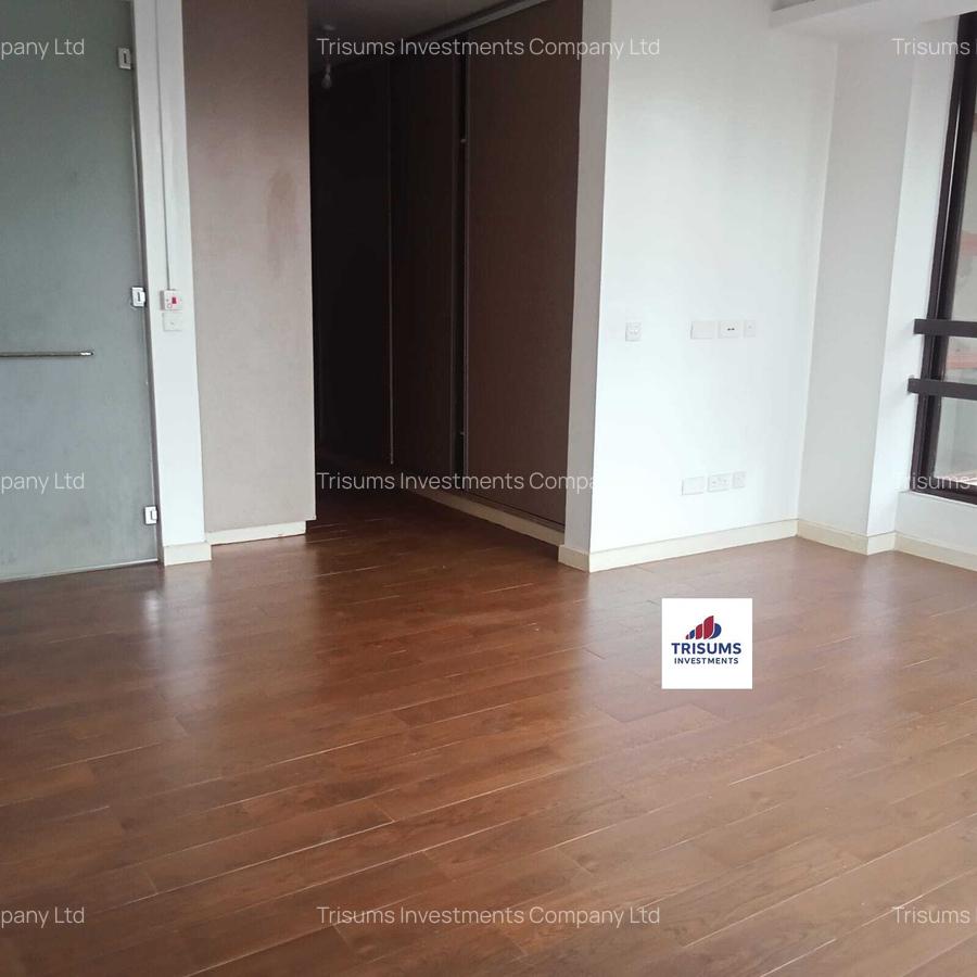 4 Bed Apartment with En Suite in Parklands - 13