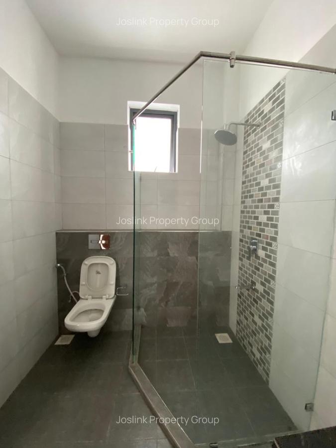 2 Bed Apartment with En Suite in Nyali Area - 18