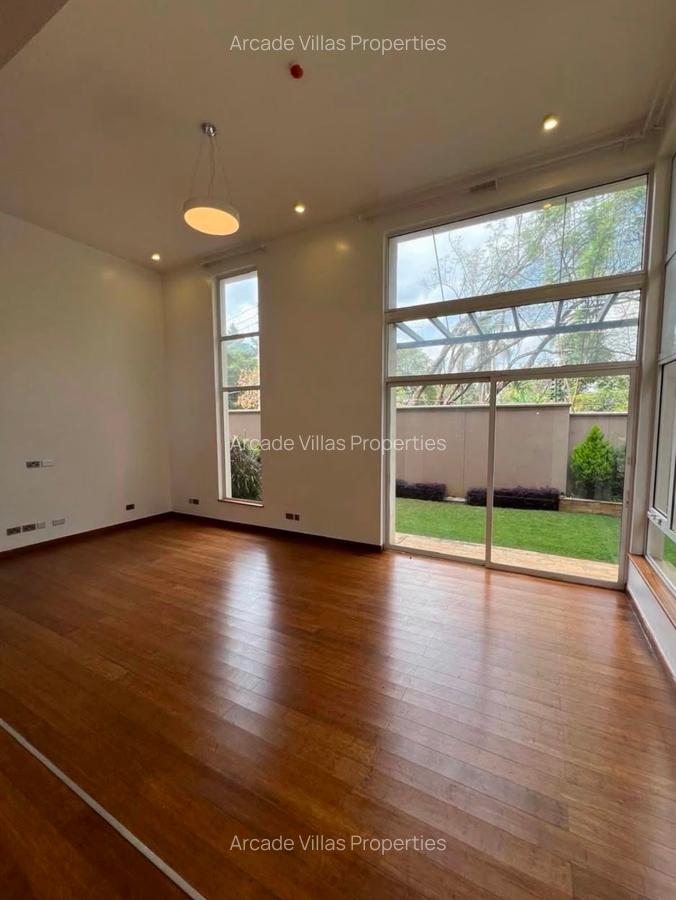 4 Bed Townhouse with En Suite in Lavington - 2