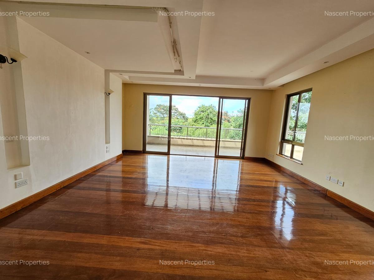 5 Bed Townhouse with En Suite in Lavington - 16