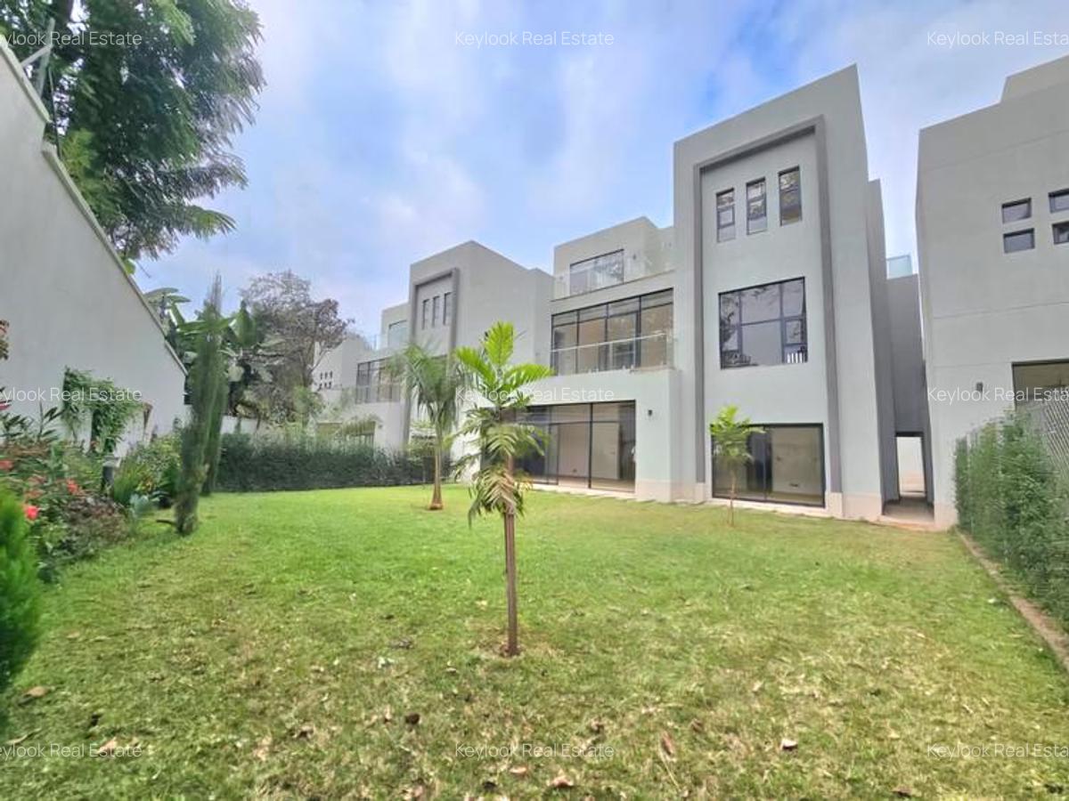 5 Bed Townhouse with En Suite at Lavington Green - 1