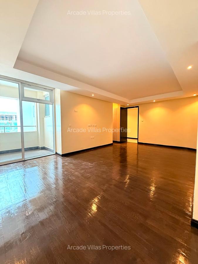 3 Bed Apartment with En Suite in Riverside - 10