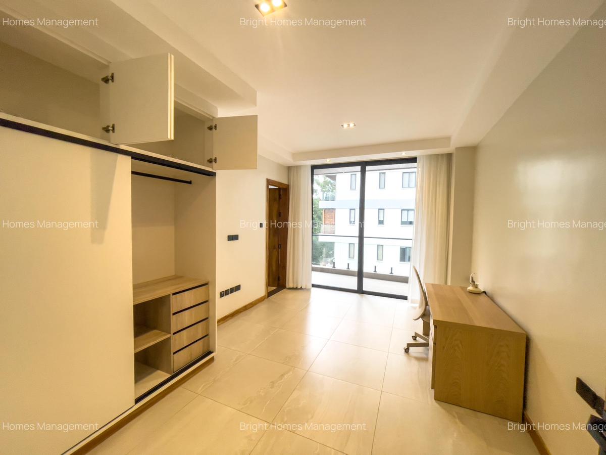 4 Bed Apartment with En Suite in Spring Valley - 7