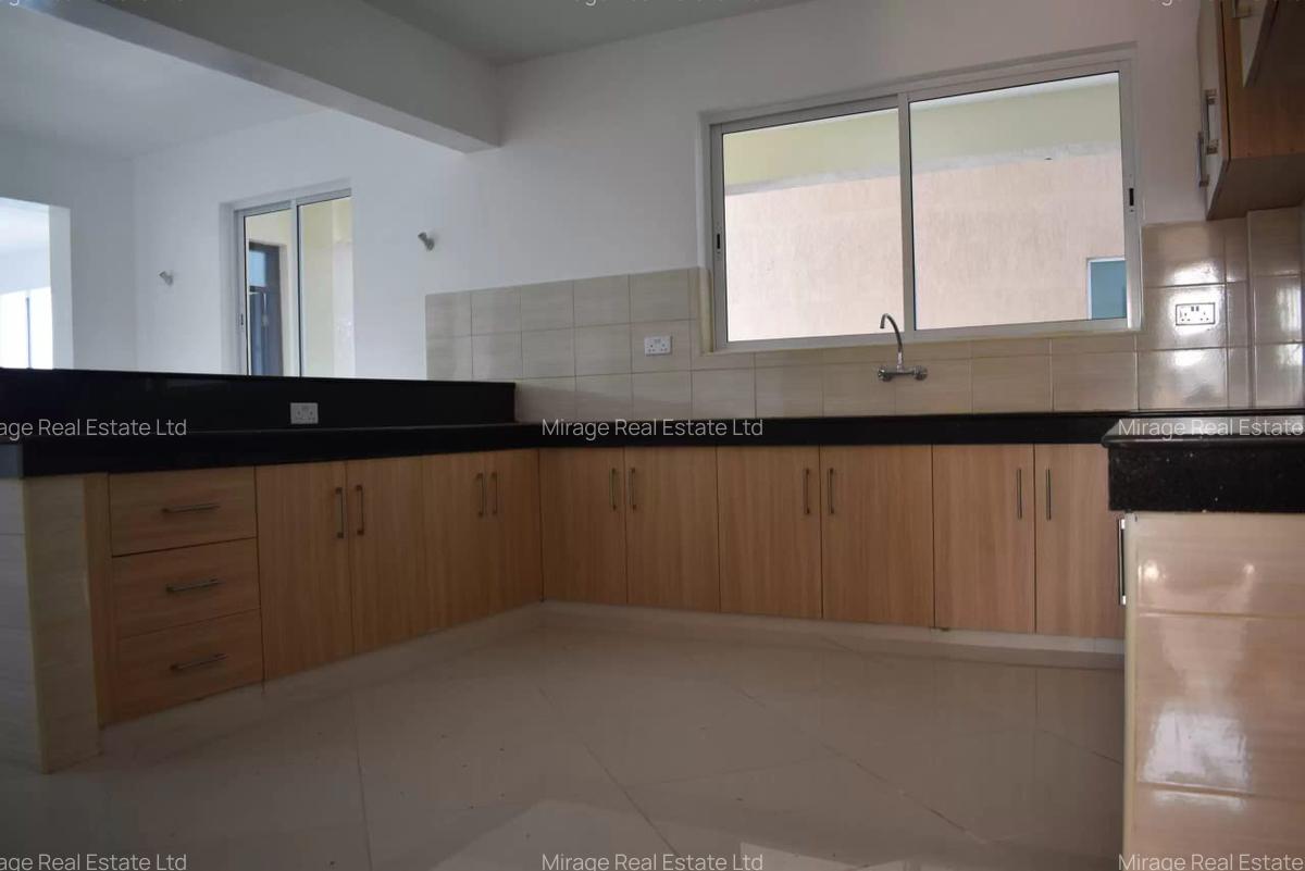 3 Bed Apartment with Staff Quarters in Kilimani - 14