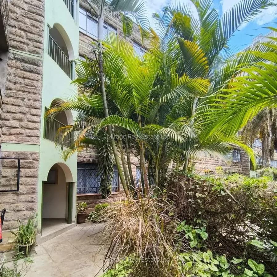 4 Bed Apartment with Swimming Pool in Kilimani - 17