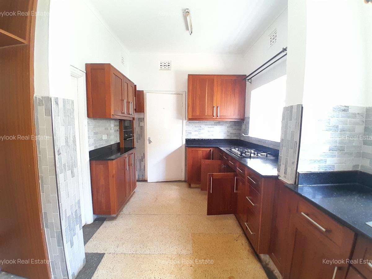 3 Bed House with En Suite at Lavington Green - 17
