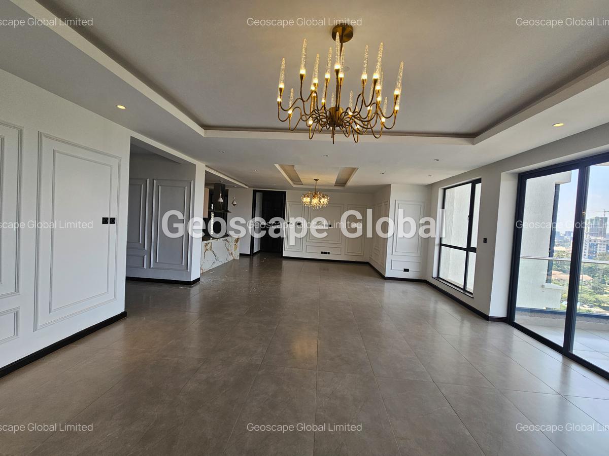 3 Bed Apartment with En Suite in Riverside - 3