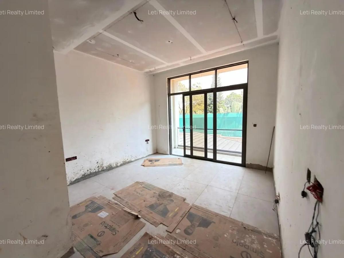 5 Bed Townhouse with En Suite in Lavington - 12