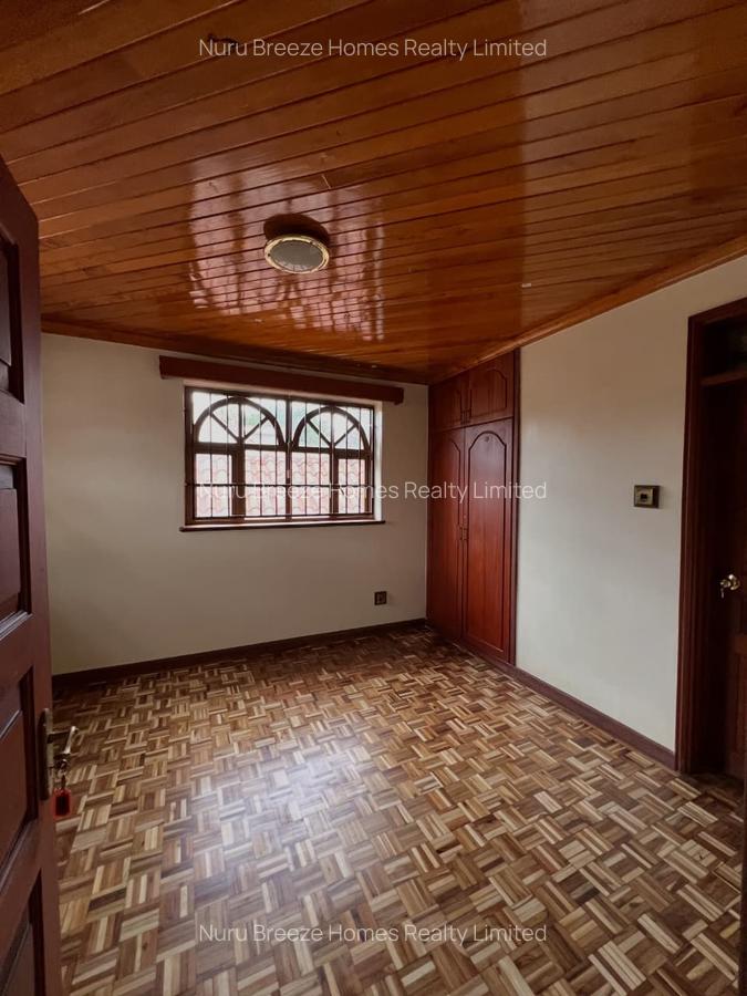 4 Bed Townhouse with En Suite in Lavington - 6