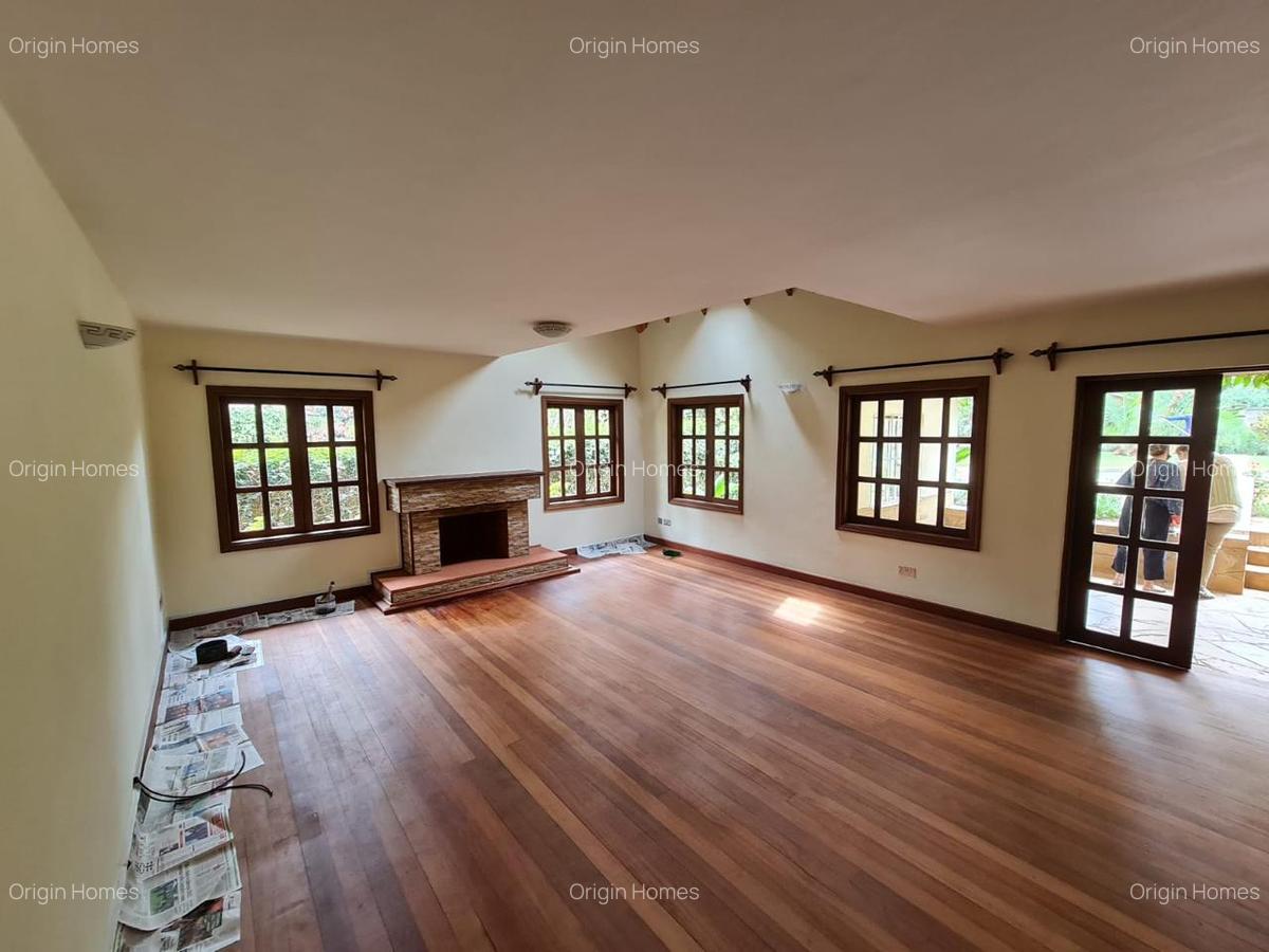 4 Bed Townhouse with En Suite at Lavington - 1