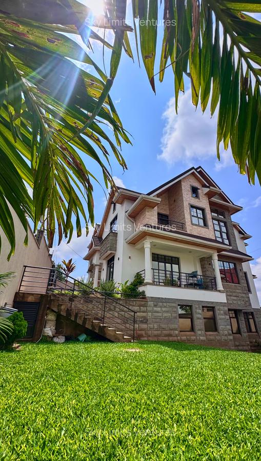 6 Bed House with En Suite at Membley Estate - 1