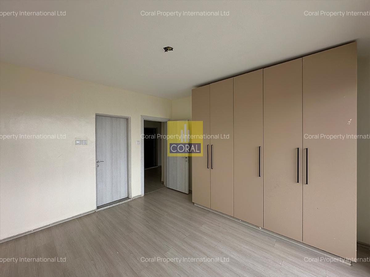 5 Bed Apartment in Parklands - 12