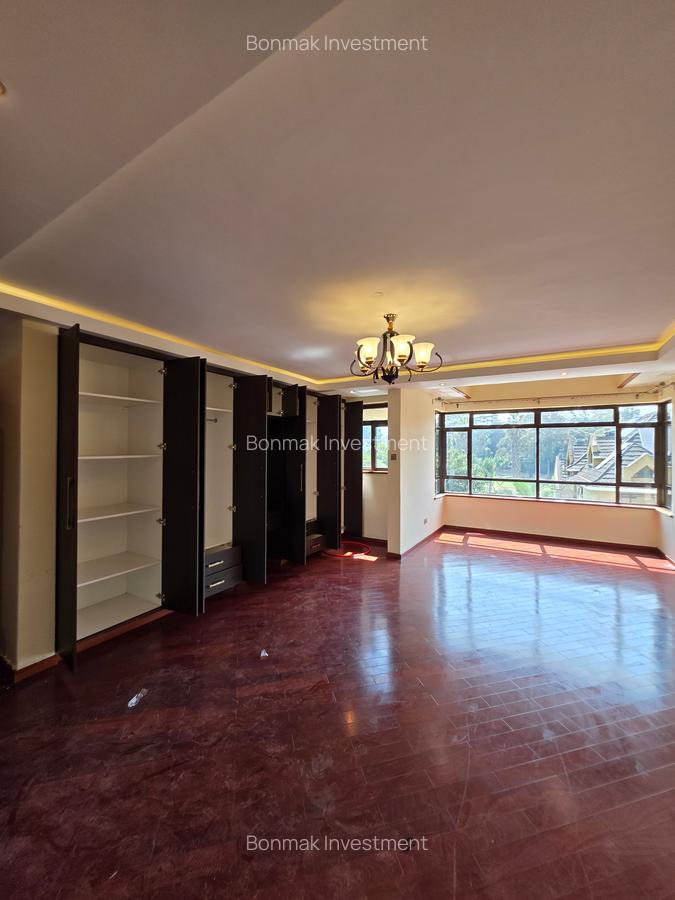 5 Bed Townhouse with En Suite at Lavington Green - 16