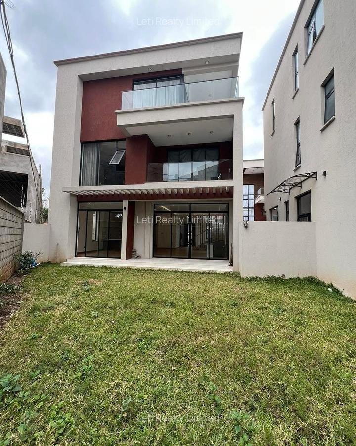 5 Bed Townhouse with En Suite in Lavington - 2