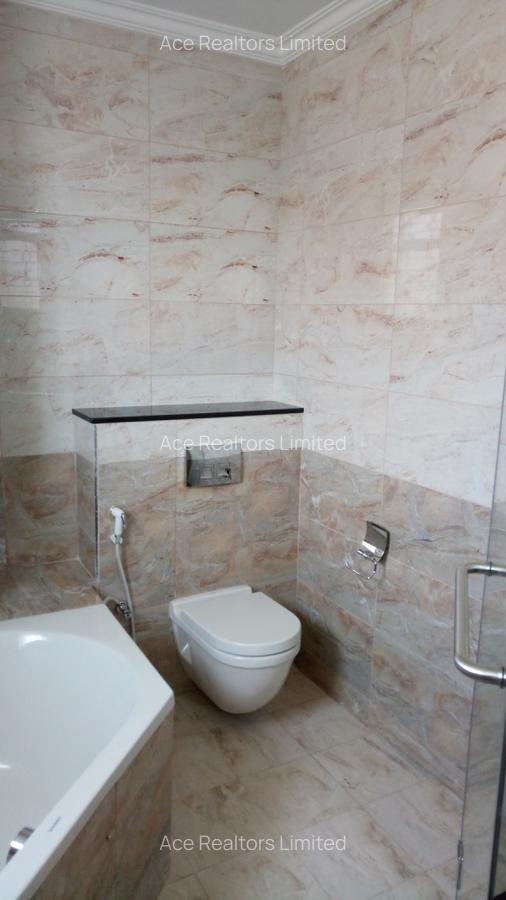 3 Bed Apartment with En Suite at Parklands - 15