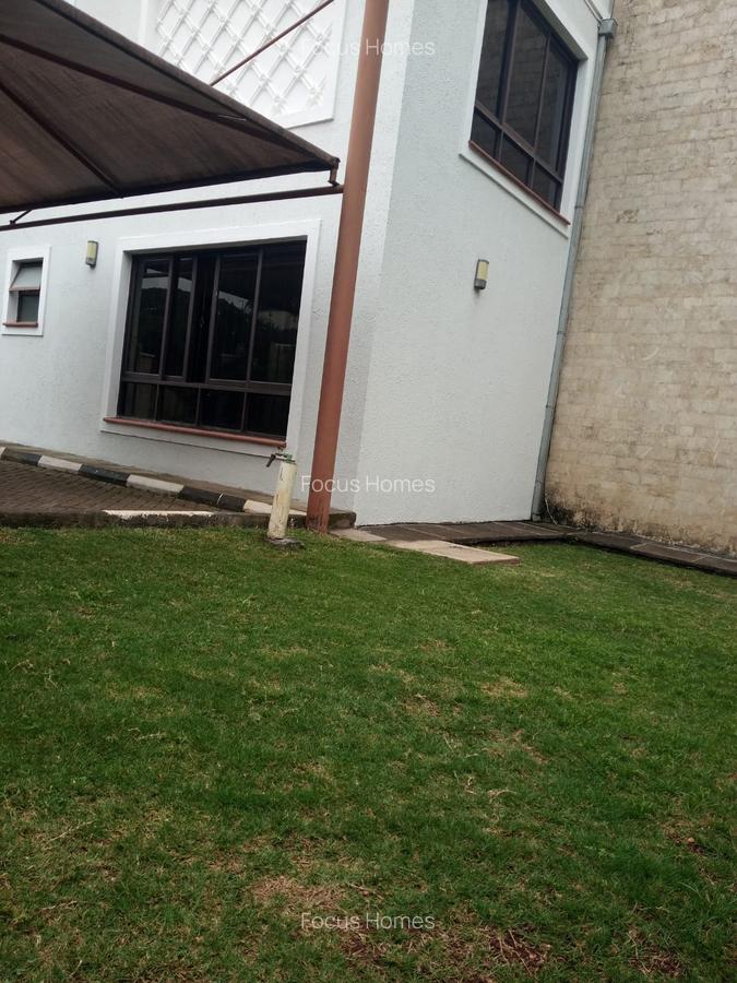 4 Bed Townhouse with En Suite in Lavington - 19