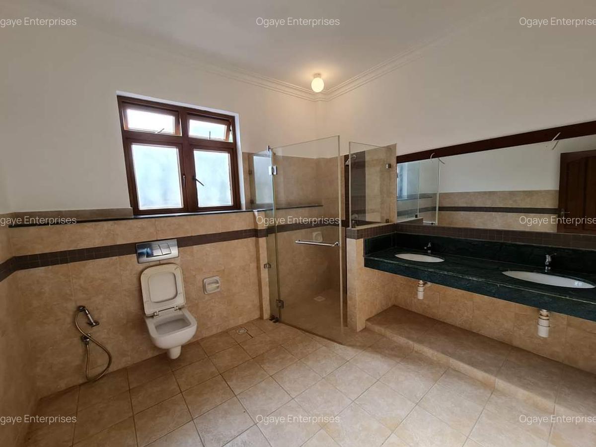 4 Bed Townhouse with En Suite at Mt Kenya Road - 7