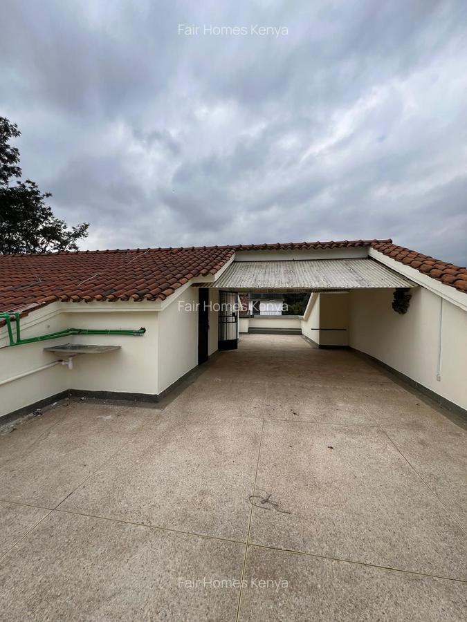 4 Bed Townhouse with En Suite at Brookside Drive - 10