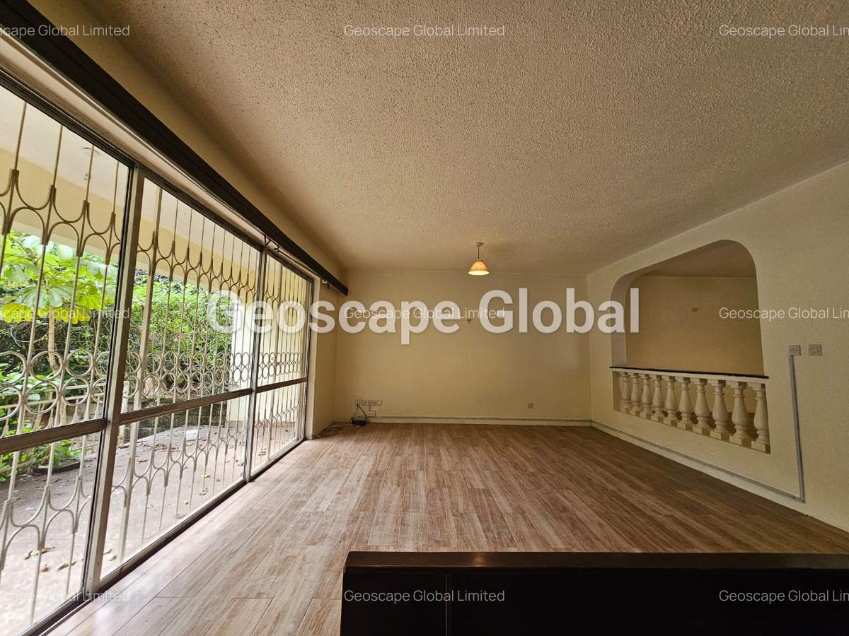 4 Bed House with En Suite in Spring Valley - 4
