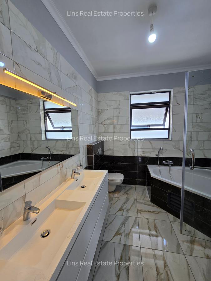 4 Bed Townhouse with En Suite in Runda - 14