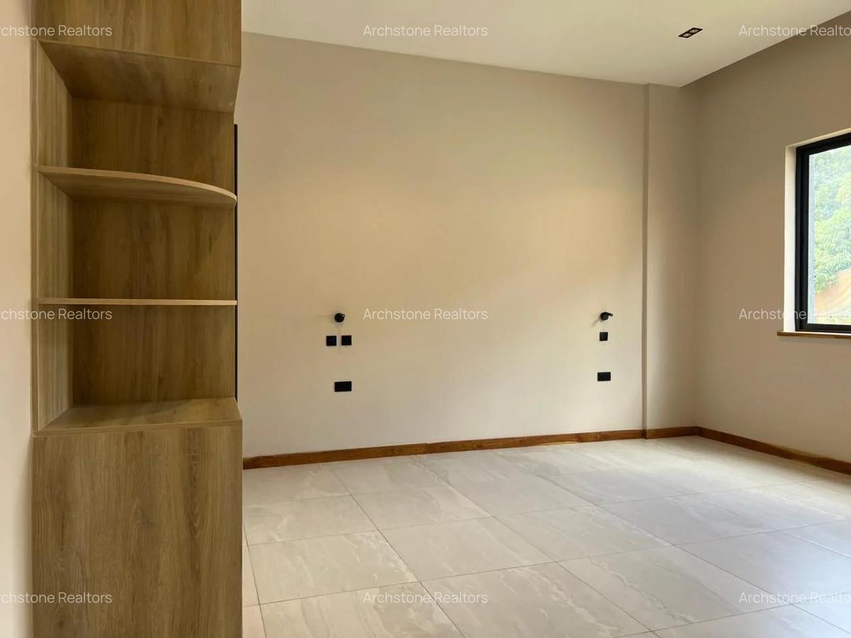 4 Bed Apartment with En Suite in Loresho - 6