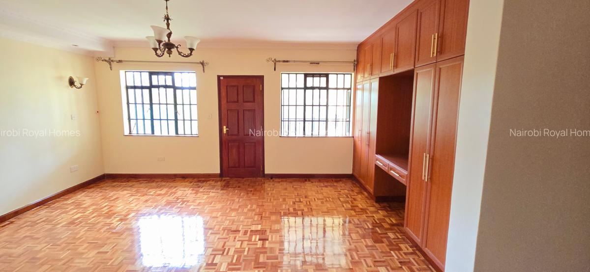 4 Bed Townhouse with En Suite at Lavington Green - 13