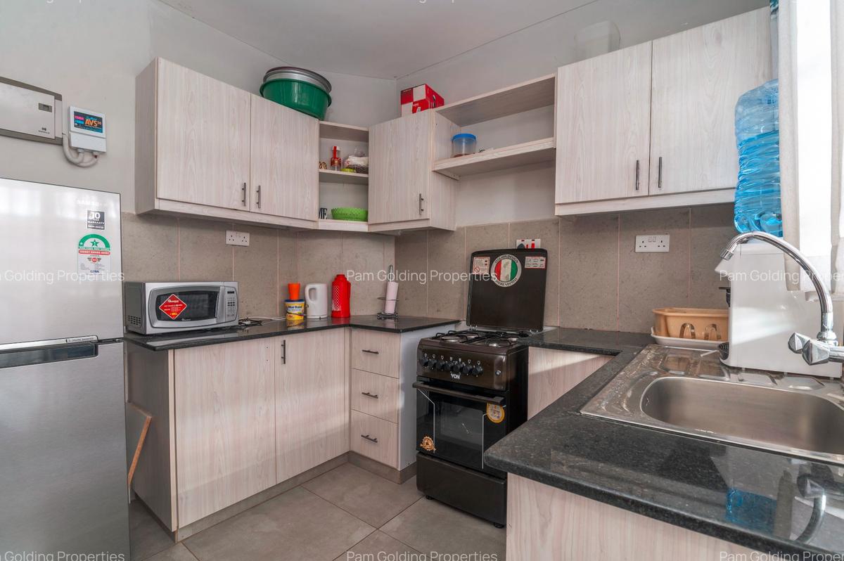 4 Bed Townhouse with En Suite at Queen Estate Road - 6