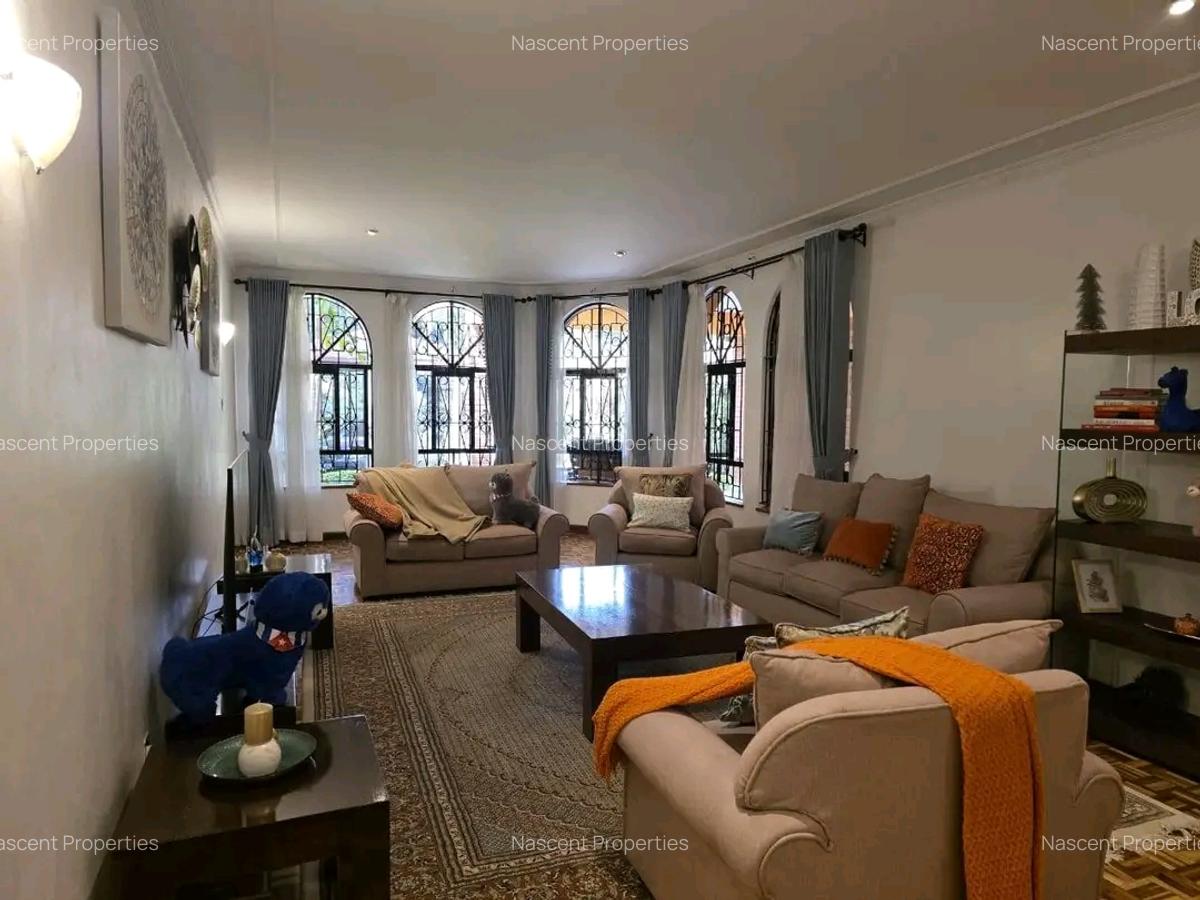 4 Bed House with En Suite in Spring Valley - 3